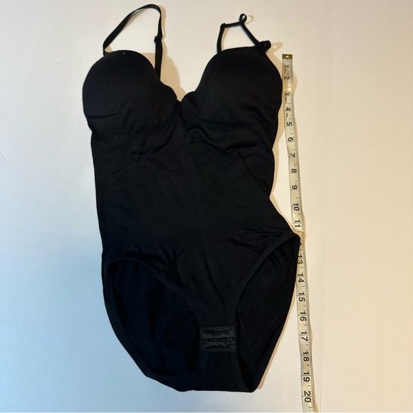 Skinnygirl Seamless Shaping Bodysuit - Picture 5 of 6